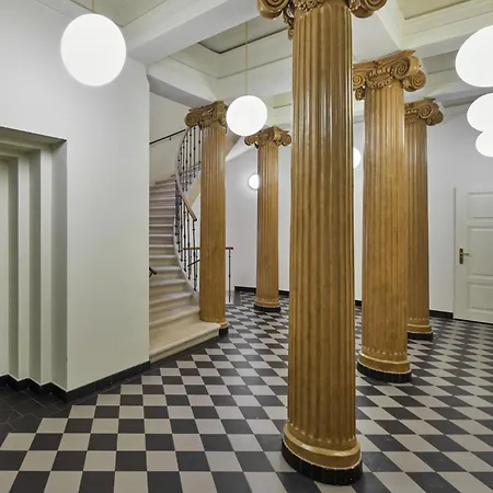Days Apartment
