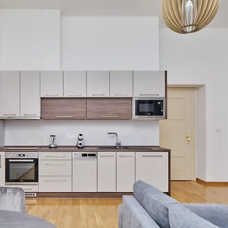 Days Apartment Prag